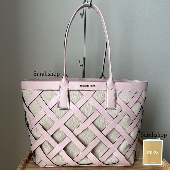 🌼Michael Kors Purse - Picture 1 of 13